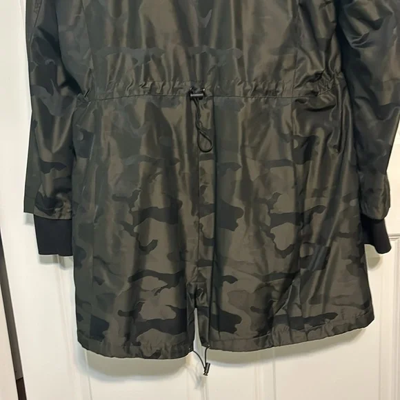 Women's Micheal Kor’s Black/green Hooded Raincoat ~XL/1X - Picture 5 of 7